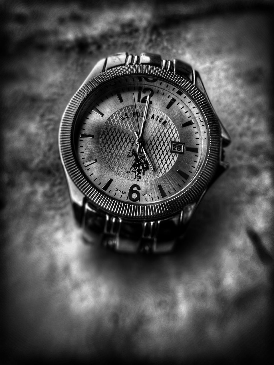 time, clock, number, indoors, close-up, clock face, accuracy, old-fashioned, circle, minute hand, selective focus, instrument of time, single object, retro styled, technology, metal, focus on foreground, instrument of measurement, roman numeral, communication