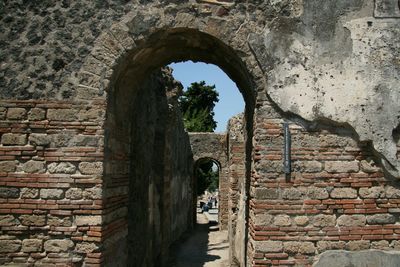 Arches on the street of pompei