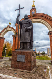 Statue of cathedral against sky