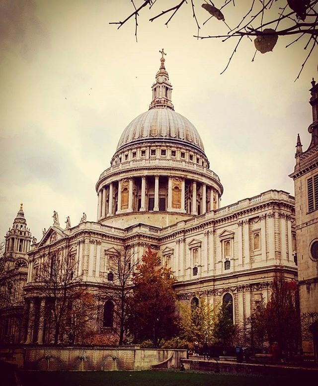 architecture, building exterior, built structure, dome, place of worship, religion, spirituality, cathedral, famous place, church, travel destinations, sky, tourism, low angle view, travel, international landmark, capital cities, city