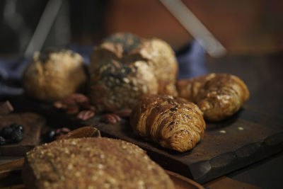 Close-up of bread on cutting board