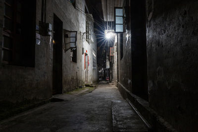 alley