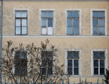 Old building, painted yellow