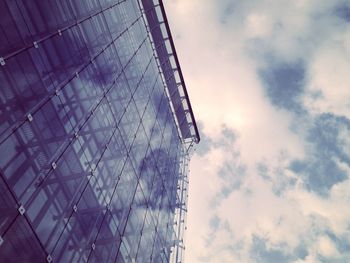 Low angle view of cloudy sky