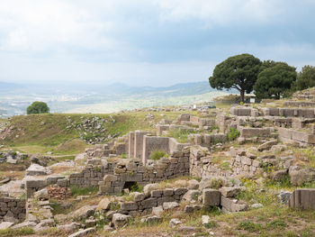 View of old ruins against sky