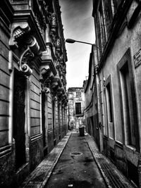 Narrow alley in city