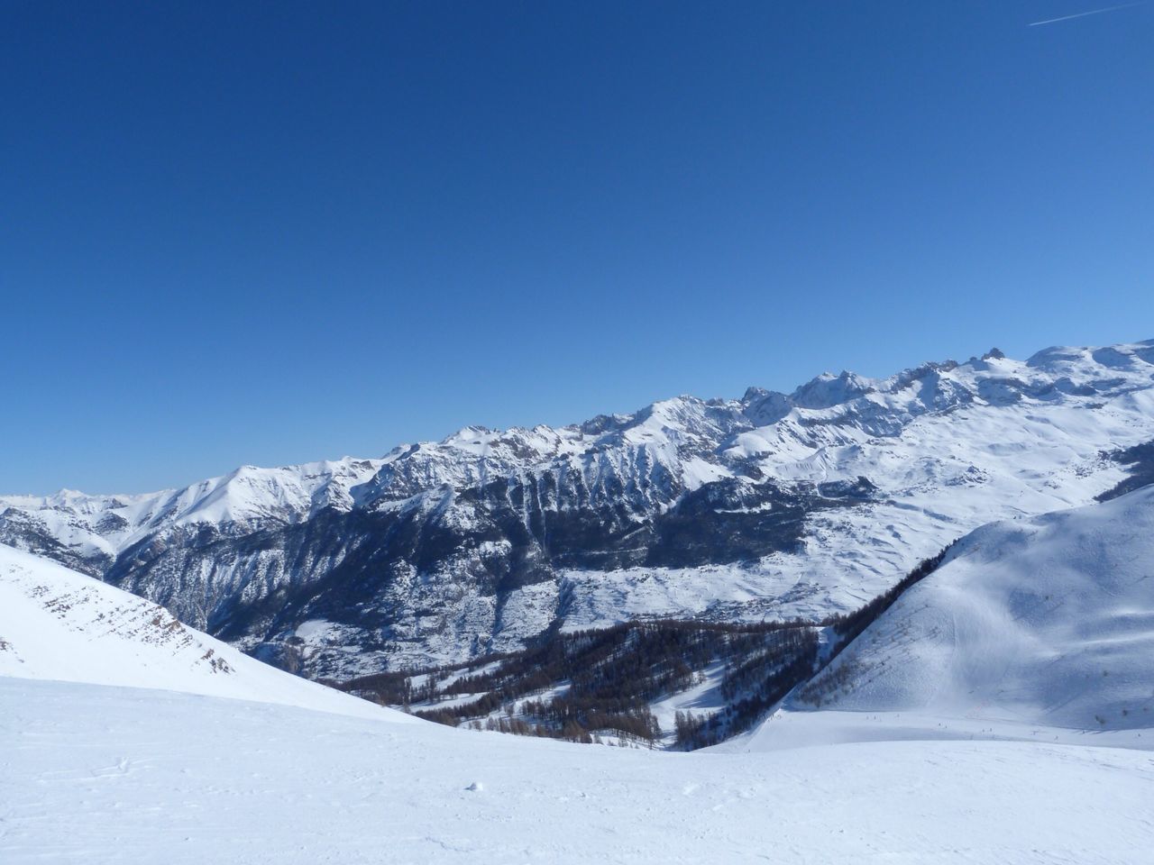 snow, winter, cold temperature, season, mountain, snowcapped mountain, clear sky, tranquil scene, tranquility, scenics, weather, blue, mountain range, beauty in nature, copy space, landscape, covering, nature, frozen, white color