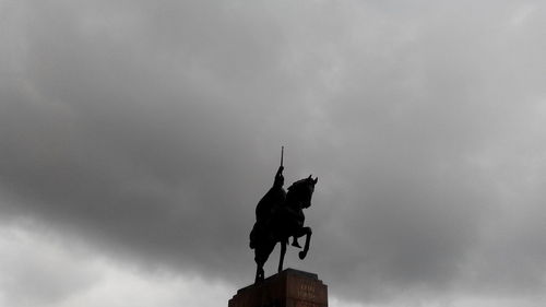 Low angle view of cloudy sky