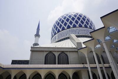 Shah alam mosque, located at shah alam, selangor, malaysia