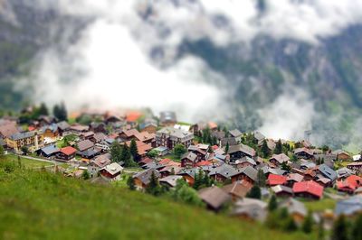 Tilt-shift image of city