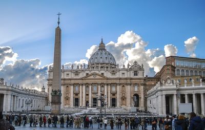 People against st peters basilica in city