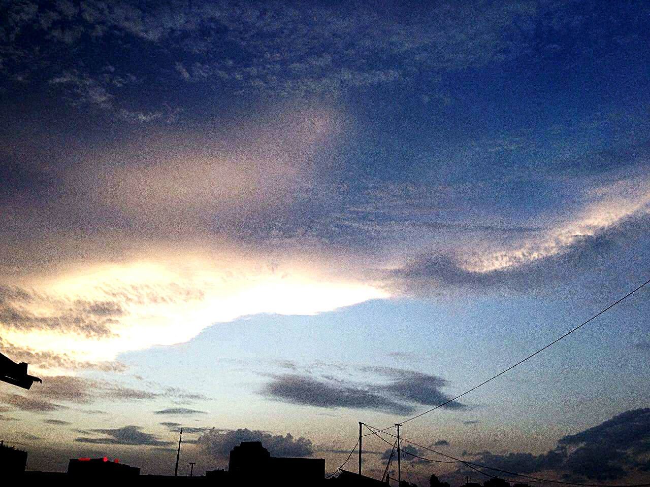 SCENIC VIEW OF LANDSCAPE AGAINST CLOUDY SKY