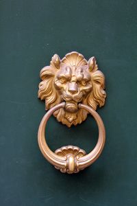 door knocker