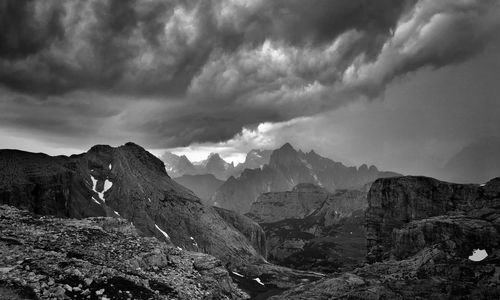 Thunderstorm and lightning in the dolomite mountains ...