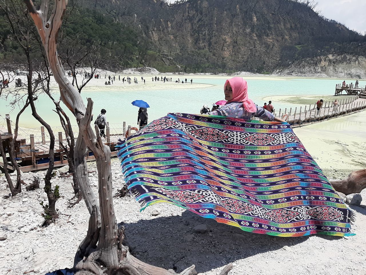 PEOPLE ON BEACH