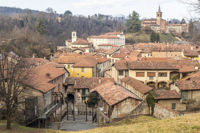 Houses in town