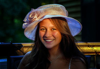 Portrait of a smiling young woman