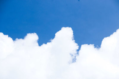 Low angle view of cloudy sky