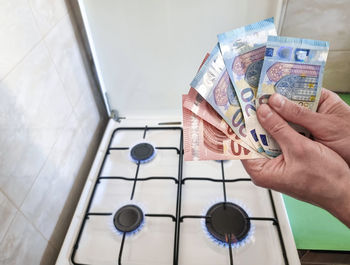 Energy efficiency with gas cooker and euro currency  the cost of natural gas is more expensive 