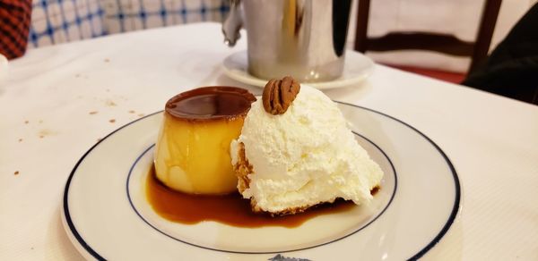 Spanish carmel flan and cream world's oldest restaurant 