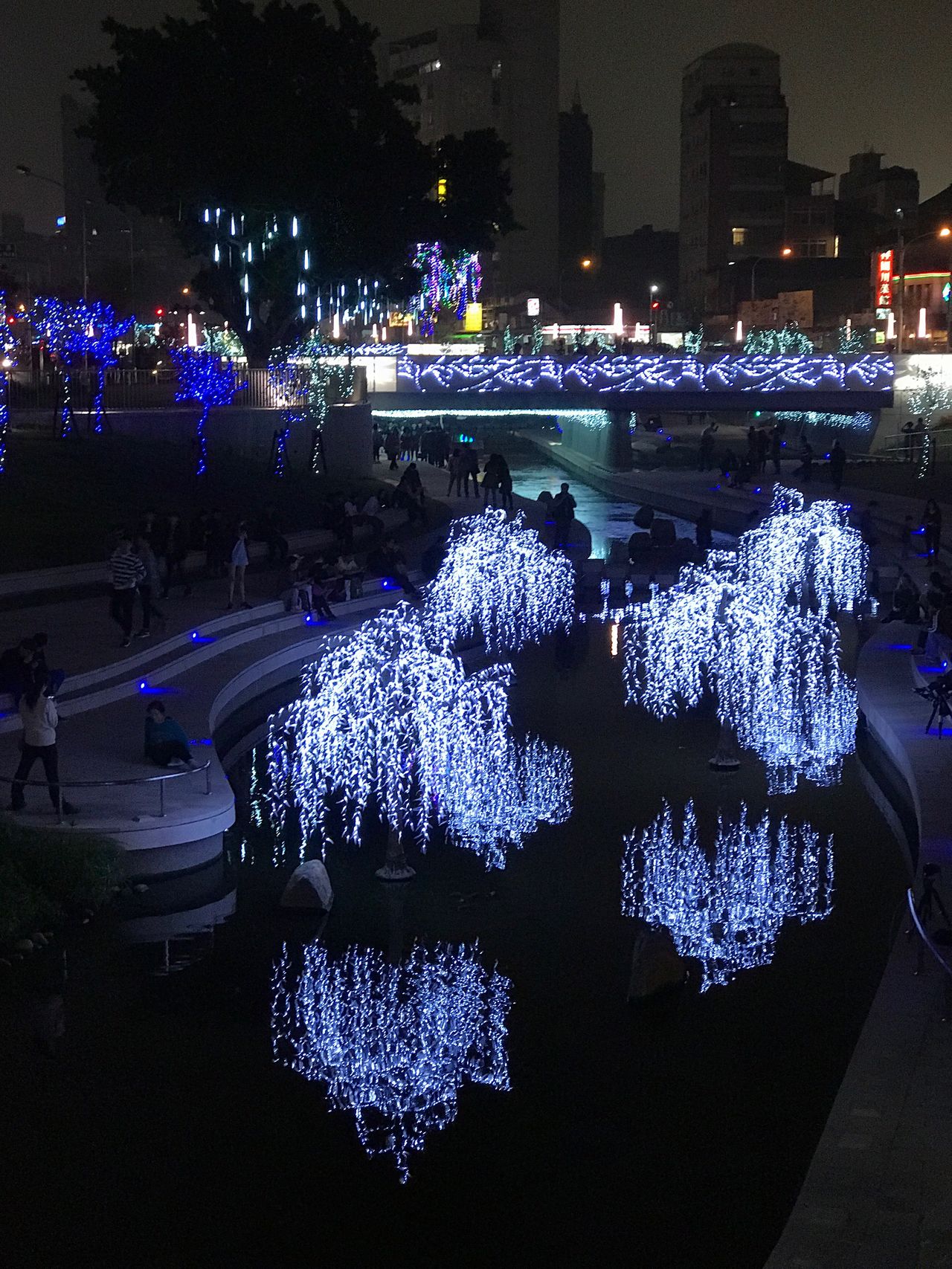 柳川藍帶水岸