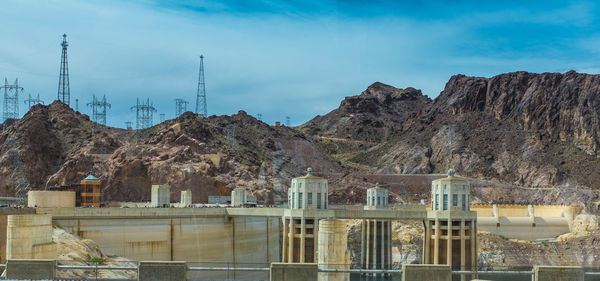 Hoover dam against mountains