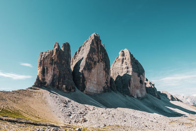 Panoramic view of the sexten dolomites in italy. view of the three peaks.