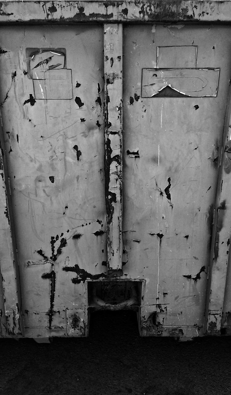 weathered, old, architecture, built structure, deterioration, abandoned, run-down, damaged, wall - building feature, obsolete, door, bad condition, wall, building exterior, rusty, peeling off, full frame, house, closed, peeled