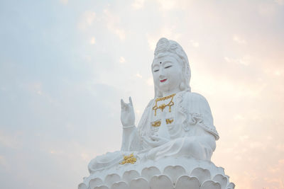 Beautiful white statues of the ancient guanyin are large