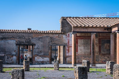 Ruins of the city of pompei, buried by vesuvius in 79 ad. house with preserved wall paintings.