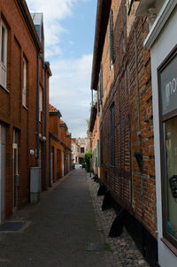 Narrow alley in city