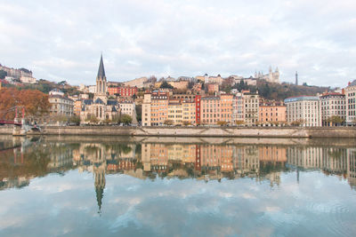 View of the banks of the saône in lyon with a view of the tourist district of vieux lyon .