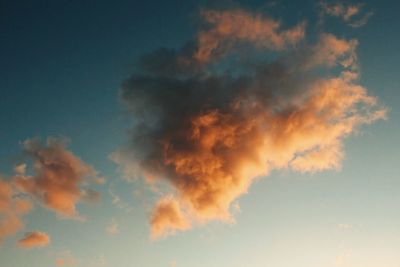 Low angle view of cloudy sky