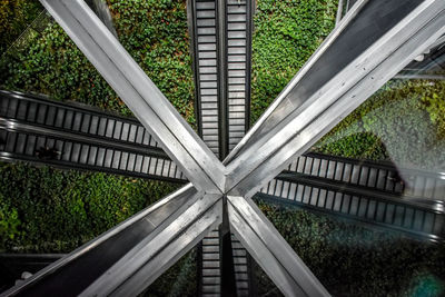 Metal structure