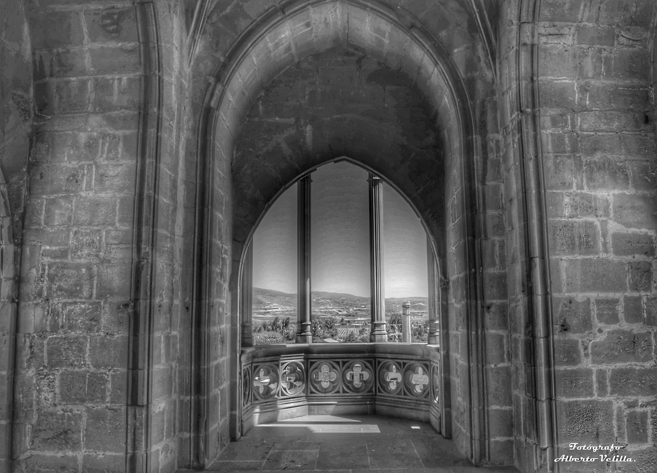 architecture, built structure, arch, building, no people, history, the past, building exterior, day, window, old, outdoors, architectural column, arcade, entrance, wall, the way forward, travel destinations, direction, arched