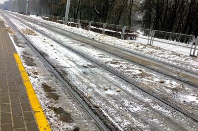 Railroad tracks during winter