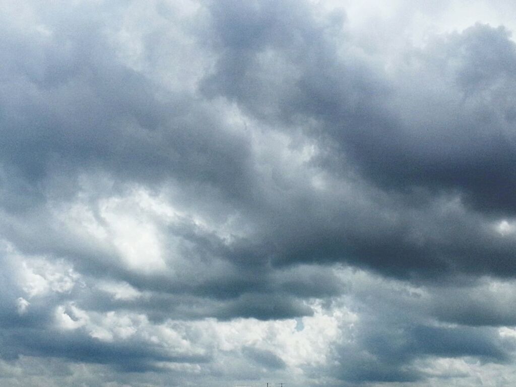 cloud - sky, cloudy, sky, weather, low angle view, overcast, cloudscape, beauty in nature, scenics, tranquility, storm cloud, sky only, tranquil scene, nature, cloud, backgrounds, full frame, idyllic, dramatic sky, atmospheric mood