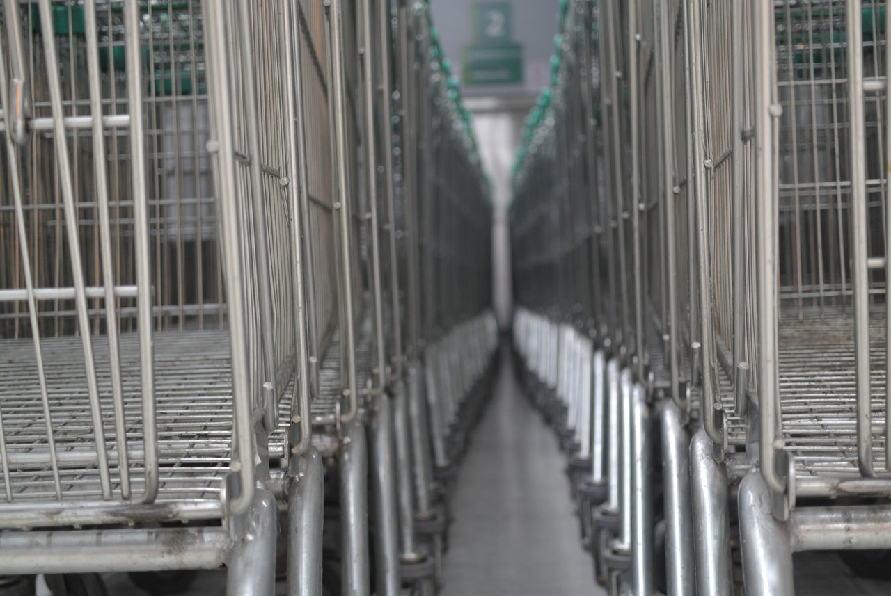 CLOSE-UP OF METAL RAILING