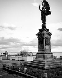 Statue of liberty against sky