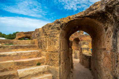 Old ruin building against sky