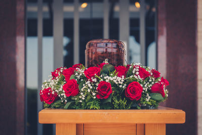 Close-up of rose bouquet on table