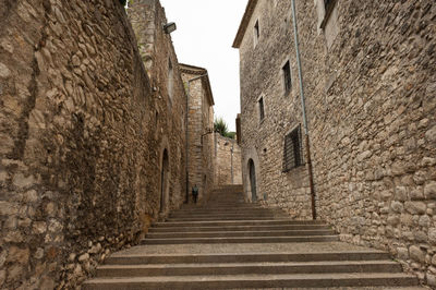 Narrow alley in alley