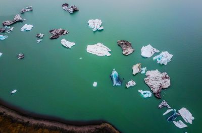 Icebergs in jokulsarlon, iceland 