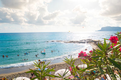 Alanya, turkey - august 29, 2022. alanya beach, mahmultar, it is one of the most popular beaches 