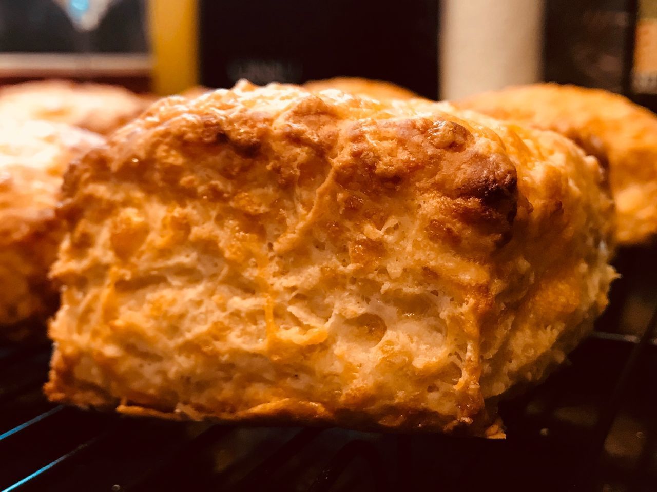 CLOSE-UP OF BREAD ON METAL