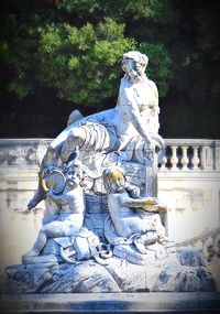 Statue against sky