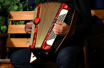 Man playing accordion 
