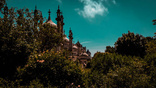 Panoramic view of temple against sky
