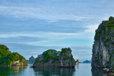 Sunrise at ha long bay