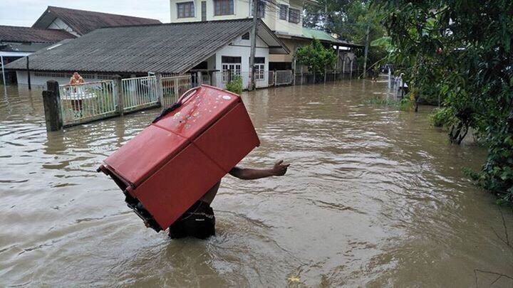 water, flood, architecture, built structure, accidents and disasters, extreme weather, building exterior, outdoors, day, waterfront, no people, nature